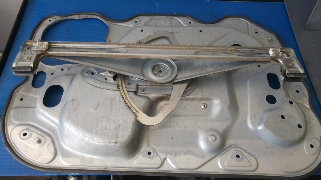 Macara geam dreapta fata ford focus 2 4m51-a045h16-a