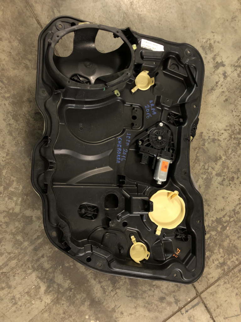 Macara geam dreapta fata Jeep Cherokee 2.2 Motorina 2016, 68227256AA