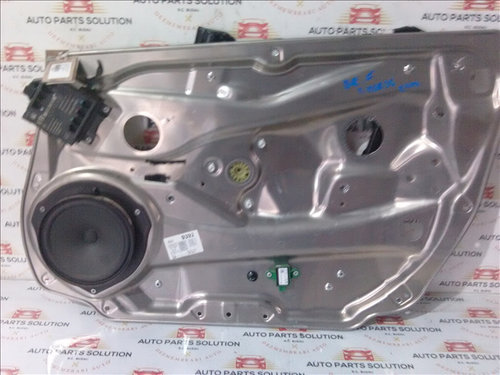 Macara geam dreapta fata MB C CLASS an fabr.2012
