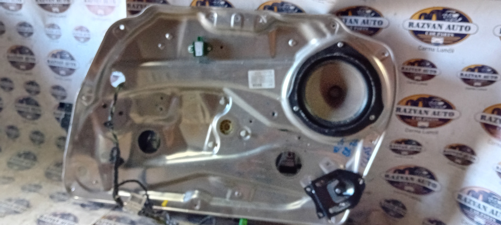 Macara geam dreapta fata Mercedes C-Class 2012