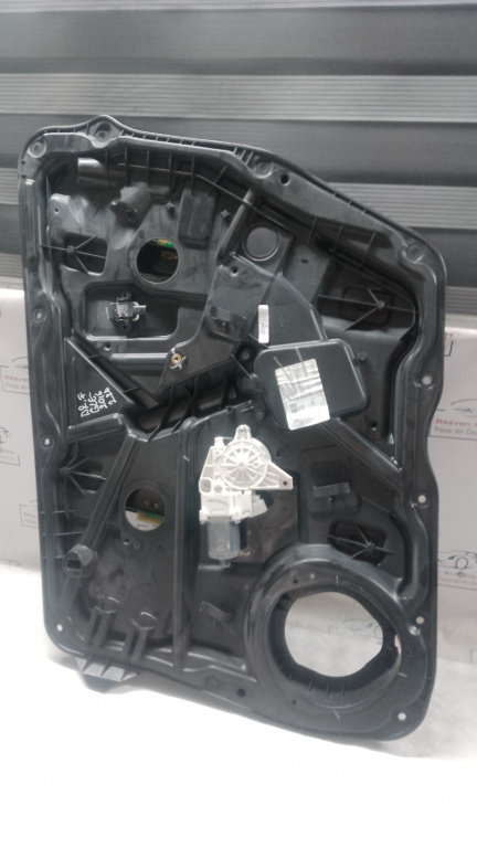 Macara geam dreapta fata Mercedes GLE 2.2 Motorina 2016, A0997660500 / A1669060301