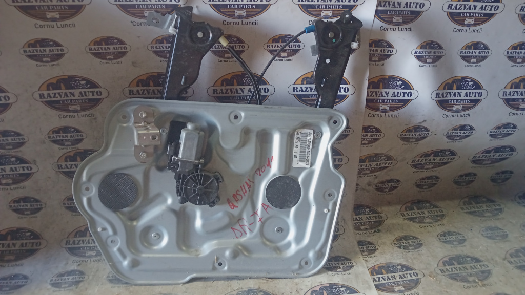 Macara geam dreapta fata Nissan Qashqai 2011, 80770JD000