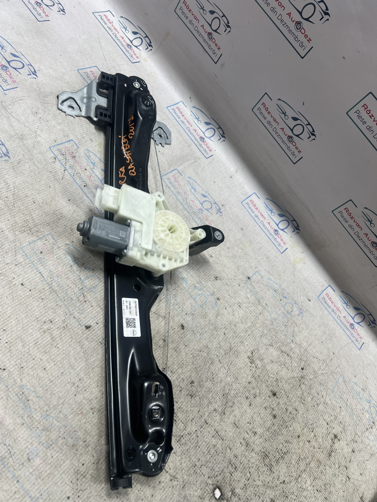 Macara geam dreapta fata Nissan Qashqai 2017, 80700HV00A