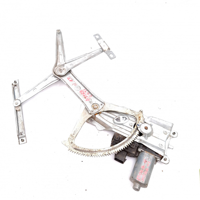 Macara Geam Dreapta Fata Opel Astra H 2004-2012 Electrica A330013100418, A3300-13100418, A330013100418Rh, A330513100405, A3305-13100405, A330513100405Rh, A331093306469, A3310-93306469, A331093306469Rh, 94417580, 944 17 58 0, 0113007722, 994887100 Bro