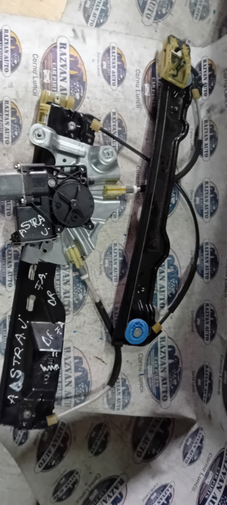 Macara geam dreapta fata Opel Astra J 2013, 915368103