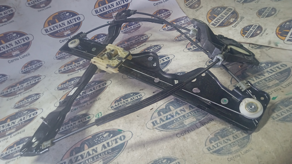 Macara geam dreapta fata Opel Astra K 2016, C31348102