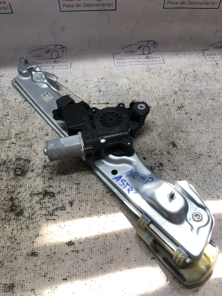 Macara geam dreapta fata Opel Astra K 2016, C46110100
