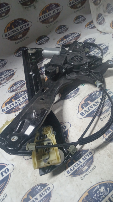 Macara geam dreapta fata Opel Astra K 2016, C31346102