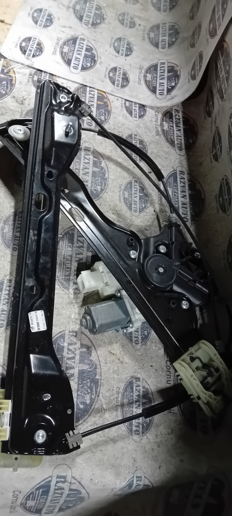 Macara geam dreapta fata Opel Astra K 2016