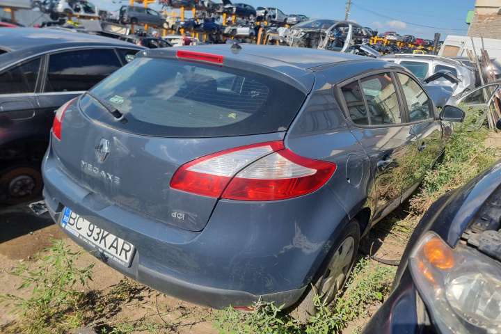 Macara geam dreapta fata Renault Megane 3 2014 HatchBack 1.5 dci K9K 836