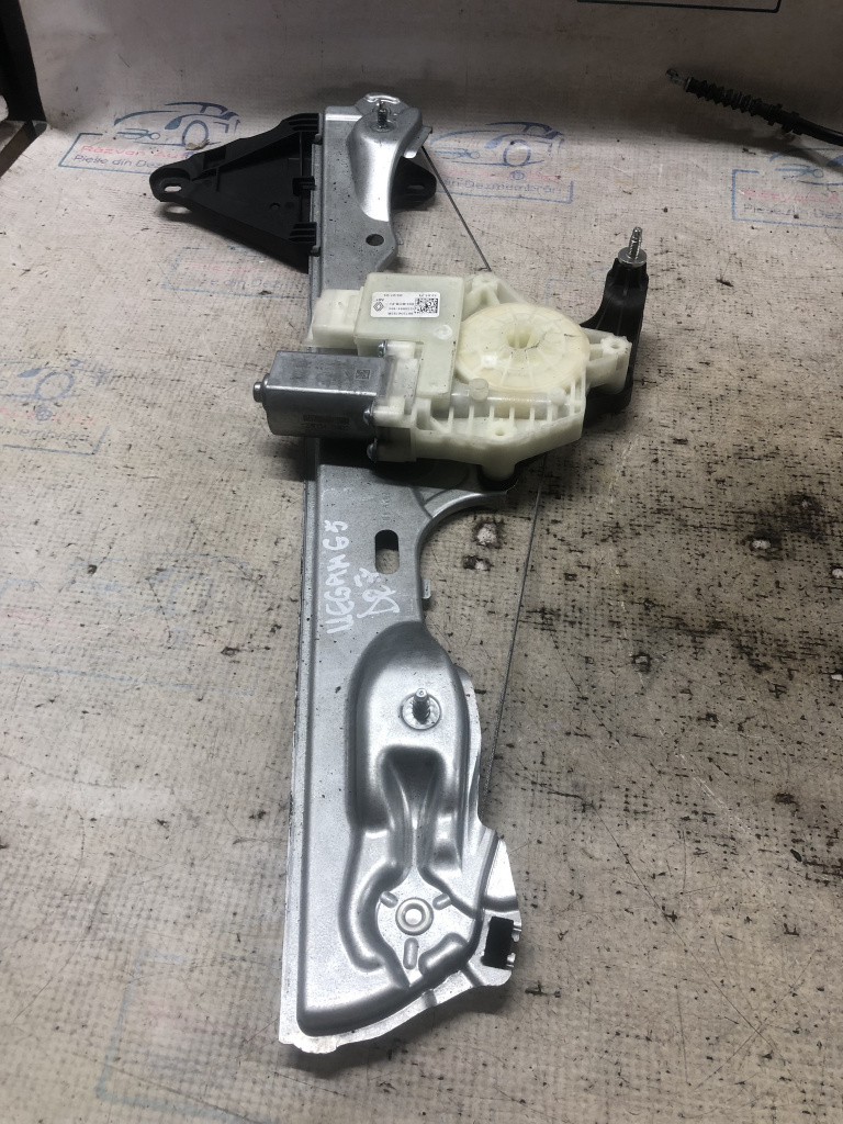 Macara geam dreapta fata Renault Megane 5 - Benzina 2024, 807206782R
