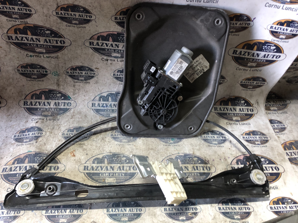 Macara geam dreapta fata Skoda Fabia 2 2009, 5J2837402B