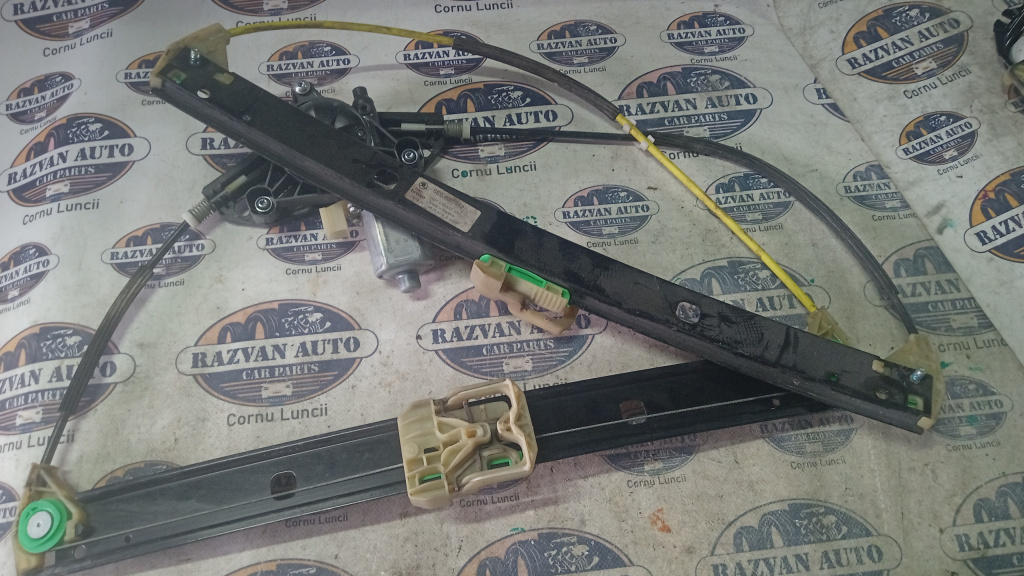 Macara geam dreapta fata Skoda Octavia 3 2015, VRS / 5E0837462
