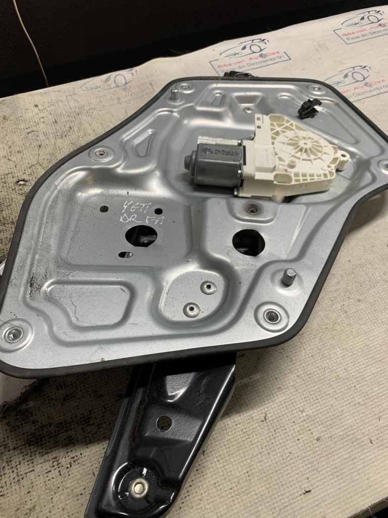 Macara geam dreapta fata Skoda Yeti - Motorina 2012, 5L0837402A