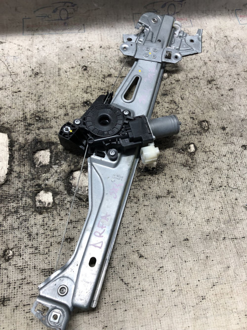Macara geam dreapta fata Suzuki SX4 2014