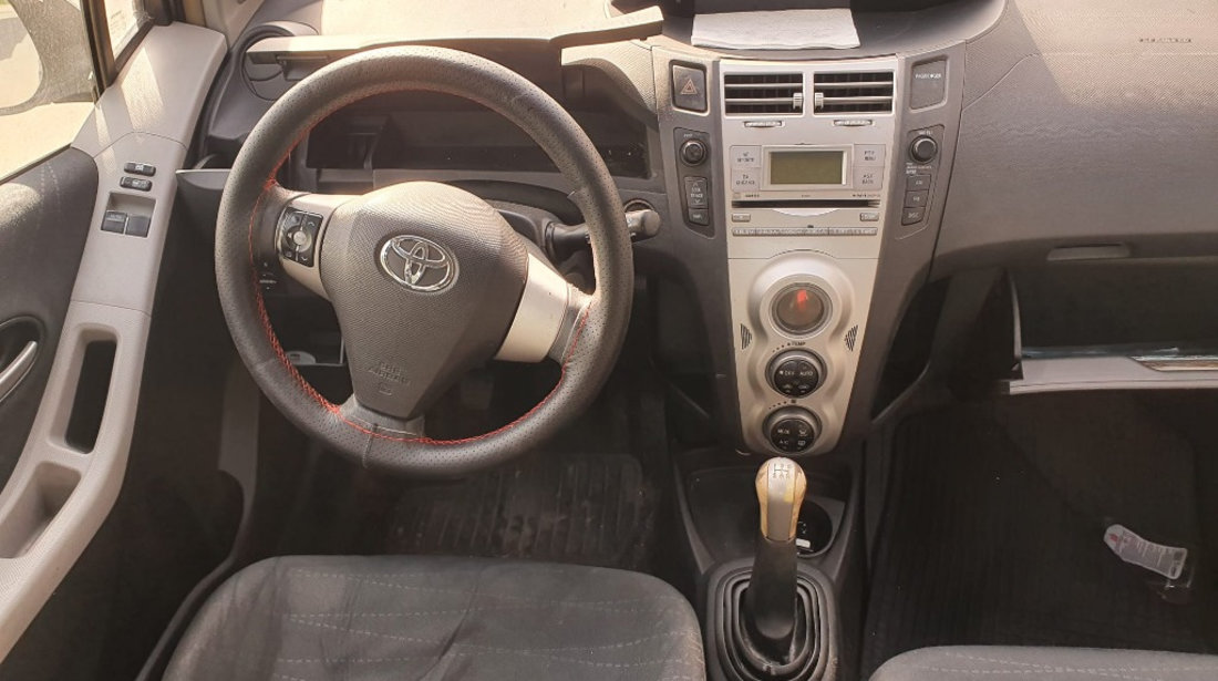 Macara geam dreapta fata Toyota Yaris 2008 hatchback 1.4 d-4d