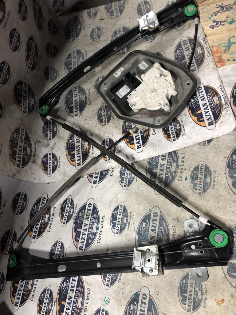 Macara geam dreapta fata Volkswagen Golf 5 2005