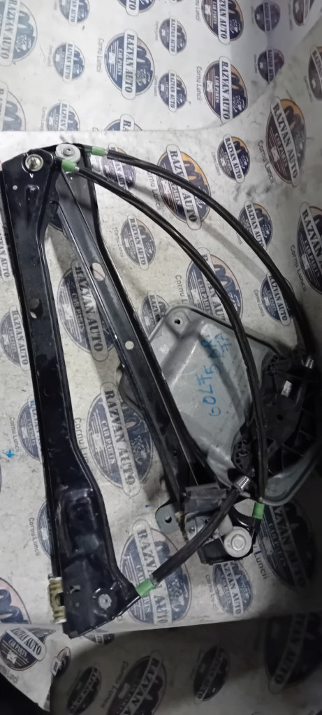 Macara geam dreapta fata Volkswagen Golf 5 2007, 1K0959701K