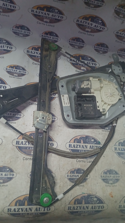 Macara geam dreapta fata Volkswagen Jetta 2011, 1K5837462B
