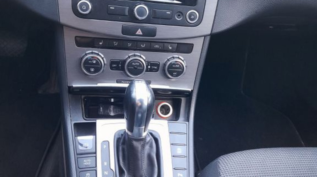 Macara geam dreapta fata Volkswagen Passat B7 2013 Combi 2.0