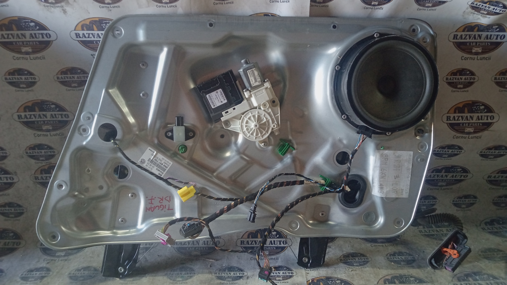 Macara geam dreapta fata Volkswagen Tiguan 2008, 5N2837730