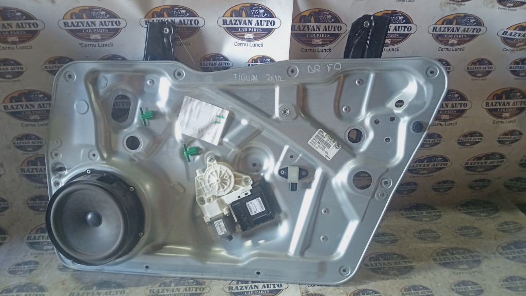Macara geam dreapta fata Volkswagen Tiguan 2012, 5N2837730