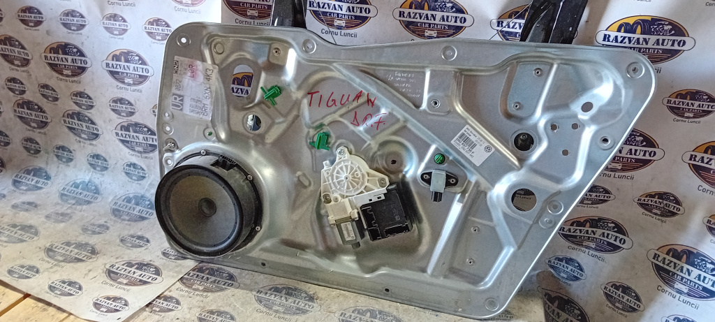 Macara geam dreapta fata Volkswagen Tiguan 2013
