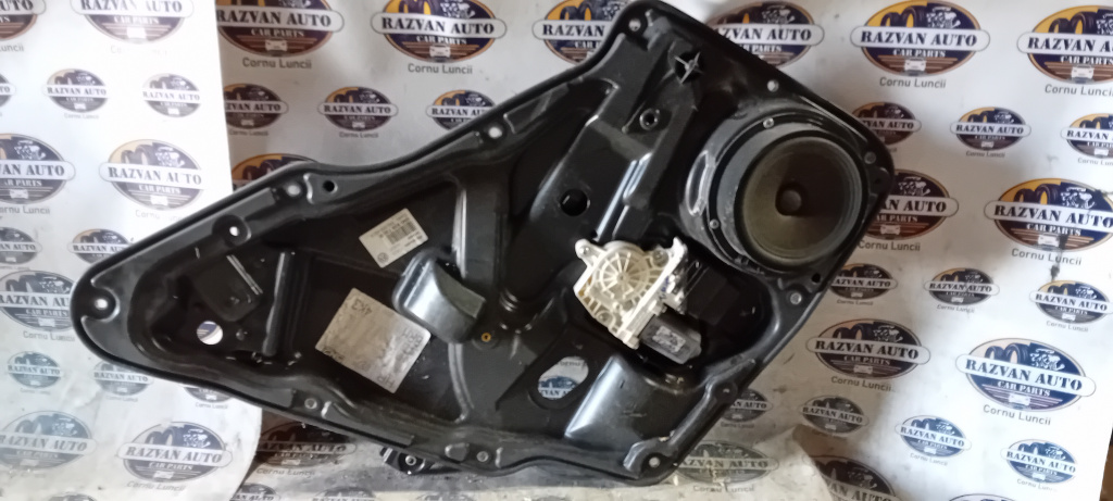 Macara geam dreapta fata Volkswagen Tiguan 2014
