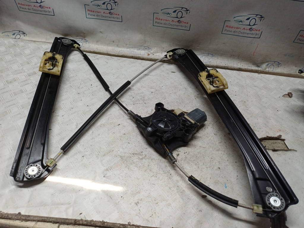 Macara geam dreapta fata Volkswagen Tiguan - Motorina 2019, 5Q0959801C