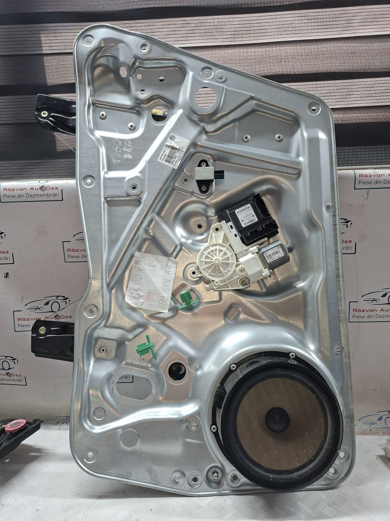Macara geam dreapta fata Volkswagen Tiguan - Motorina 2010, 5N2837730D