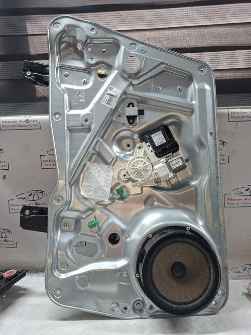 Macara geam dreapta fata Volkswagen Tiguan - Motorina 2010, 5N2837730D