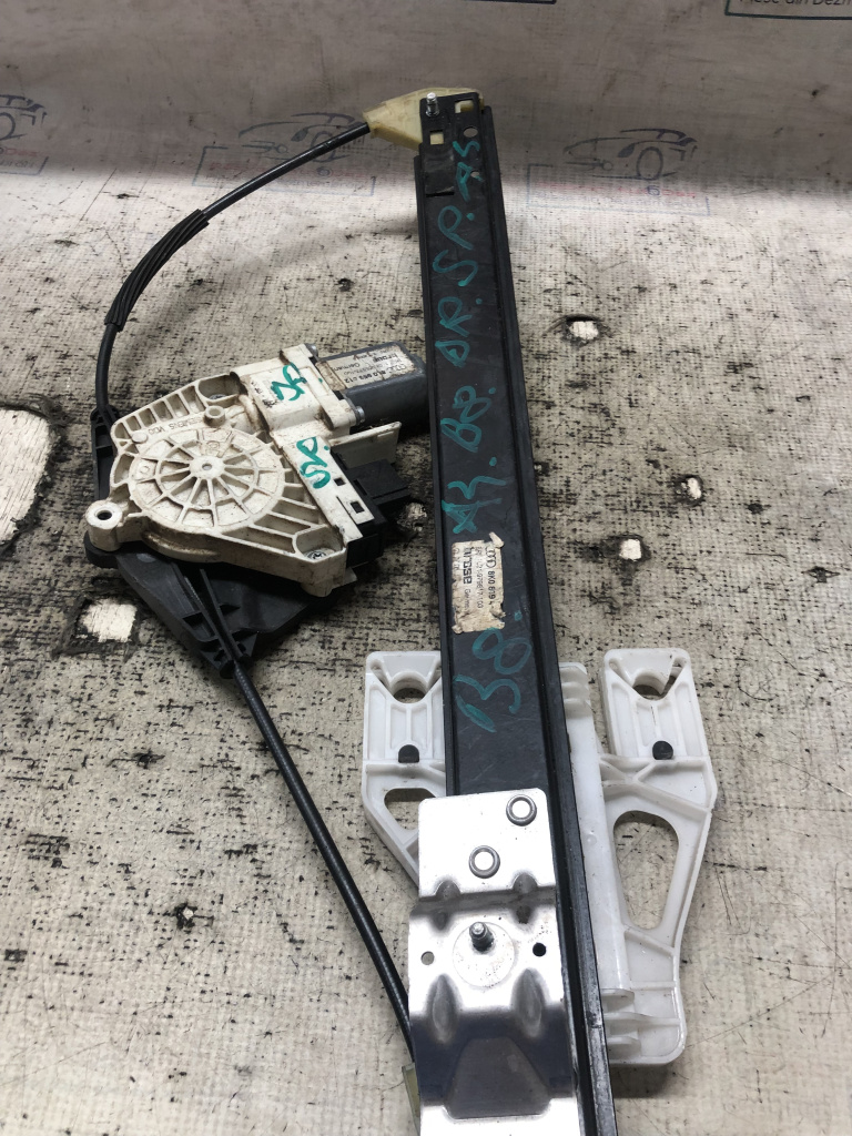Macara geam dreapta spate Audi A4 B8 2008, 8K0959812
