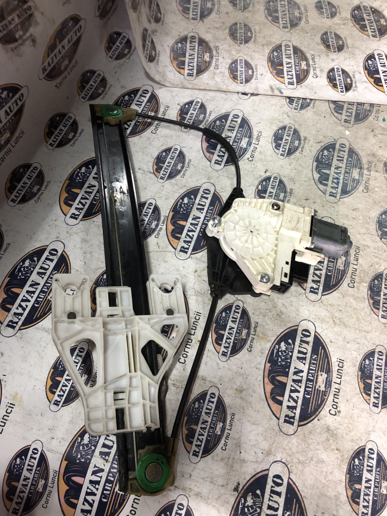 Macara geam dreapta spate Audi A4 B8 2010