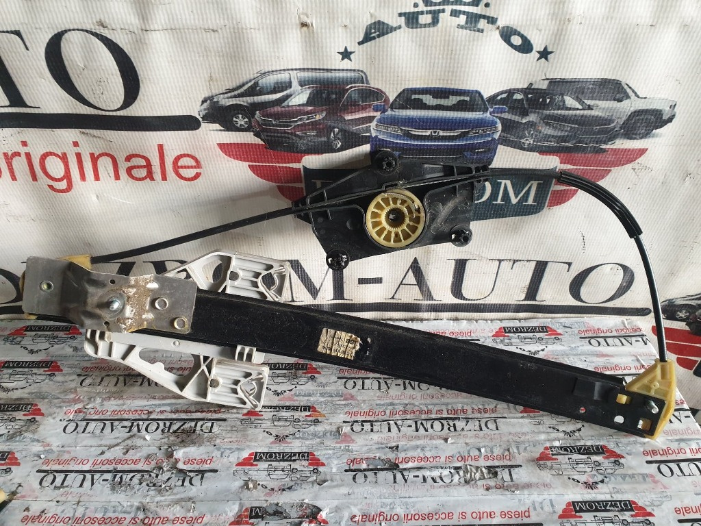 Macara geam dreapta spate Audi A4 B8 cod piesa : 8K0839462A