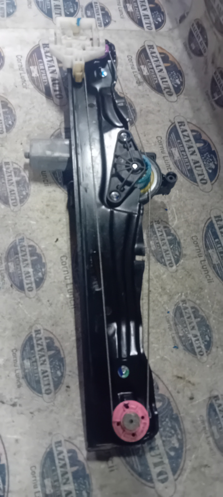 Macara geam dreapta spate BMW F48 2016