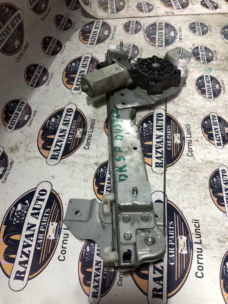 Macara geam dreapta spate Dacia Duster 2012, 827203156R