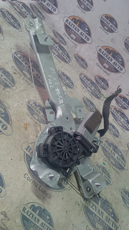 Macara geam dreapta spate Dacia Duster 2017, 820733832E