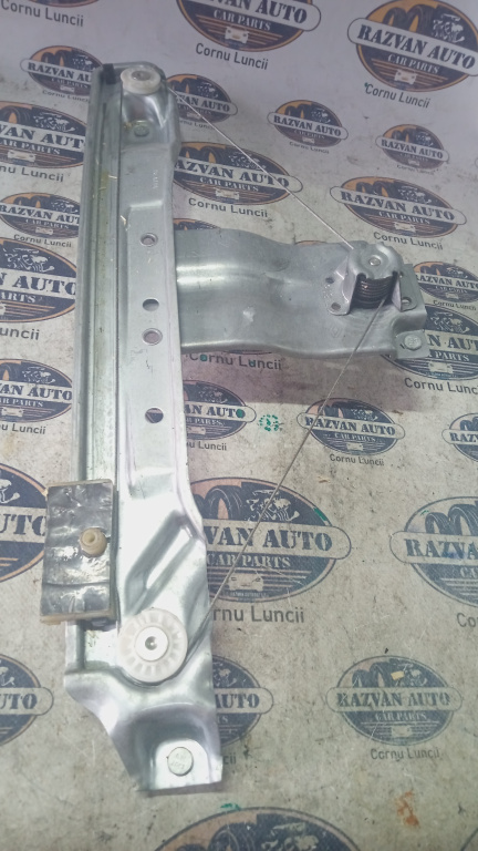 Macara geam dreapta spate Dacia Duster 2019, 82700990R