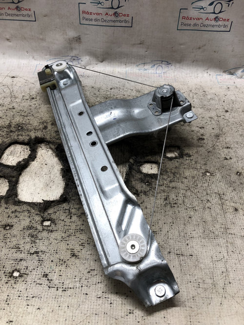 Macara geam dreapta spate Dacia Duster 2019, 827200990R