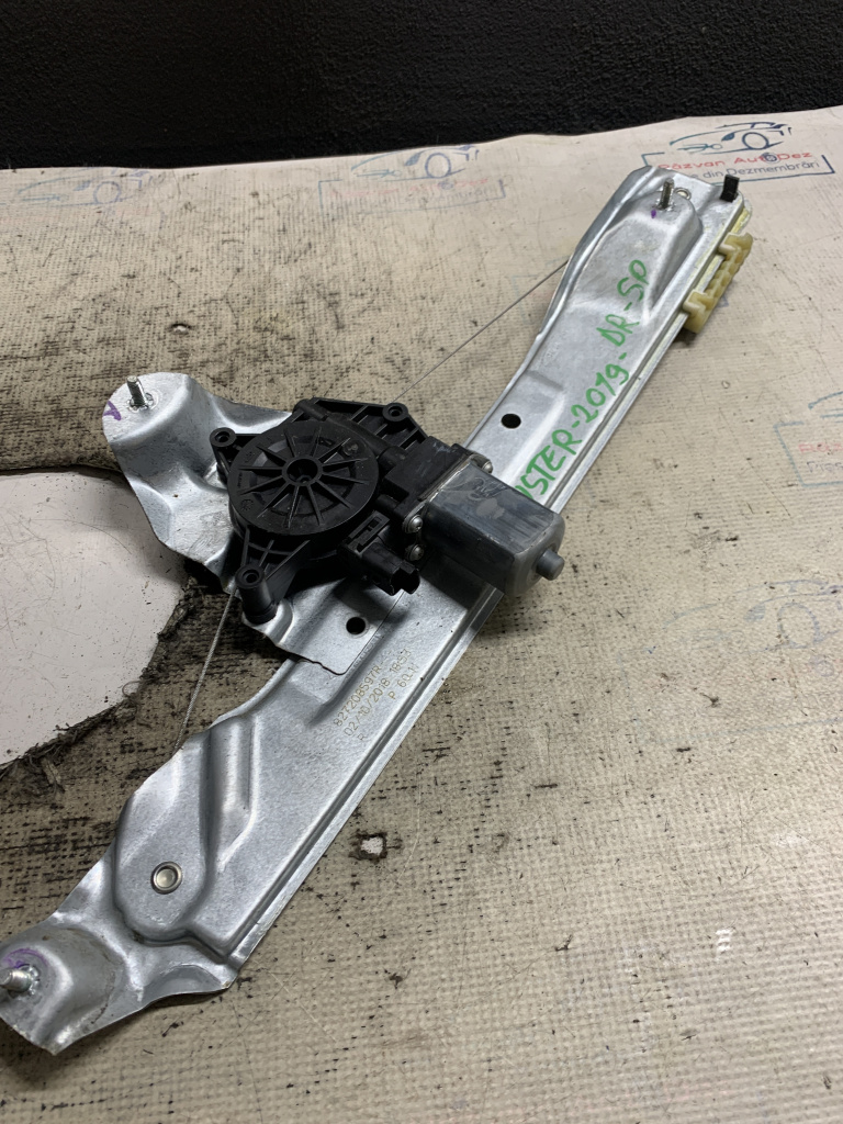 Macara geam dreapta spate Dacia Duster - Benzina 2019, 827208597R