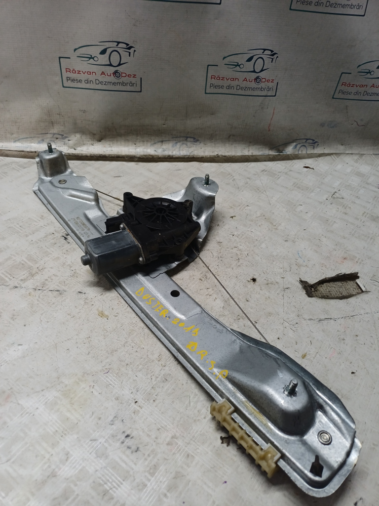 Macara geam dreapta spate Dacia Duster - Benzina 2019, 827208597R