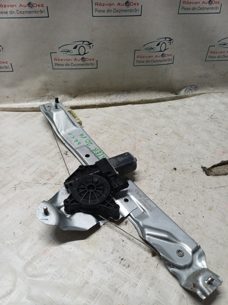 Macara geam dreapta spate Dacia Duster - Benzina 2019, 827208597R