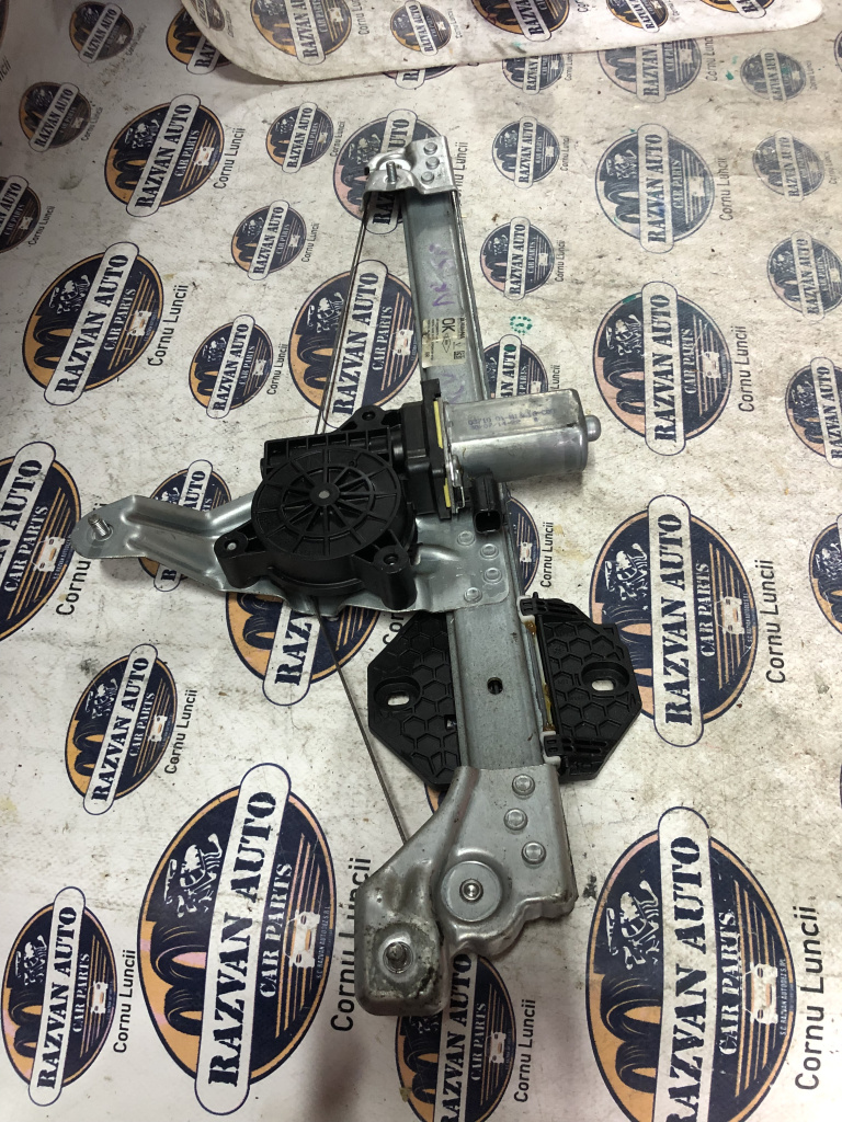 Macara geam dreapta spate Dacia Logan Mcv 2014, 827206057R