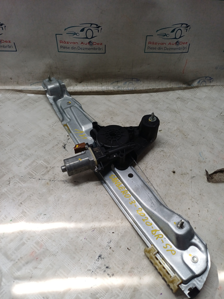 Macara geam dreapta spate Dacia Sandero 3 - Benzina 2020, 827207471R
