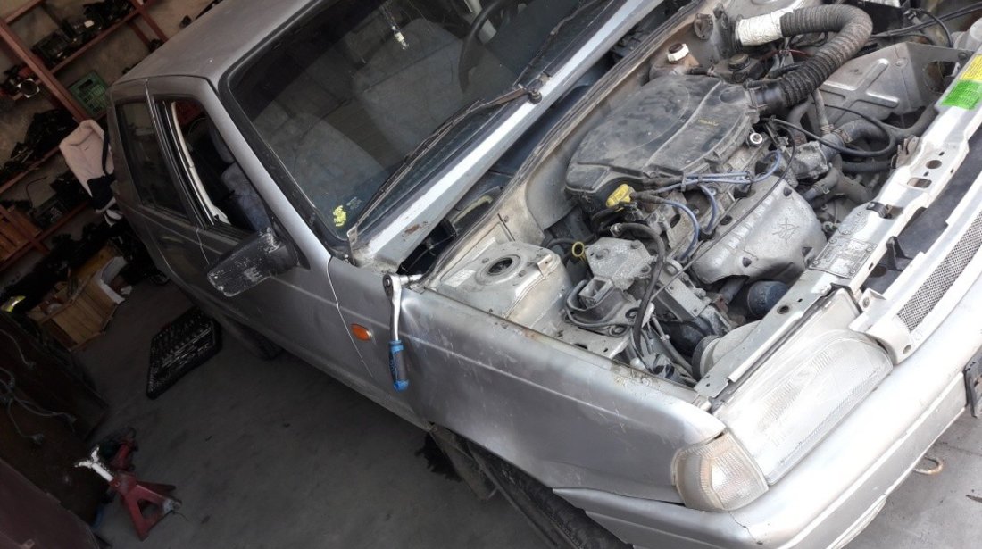 Macara geam dreapta spate Dacia Super Nova 2003 BERLINA 1.4 MPI