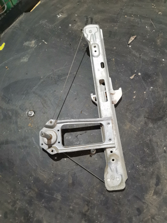 Macara Geam Dreapta Spate Ford Focus Mk 1 1998-2004 Manuala