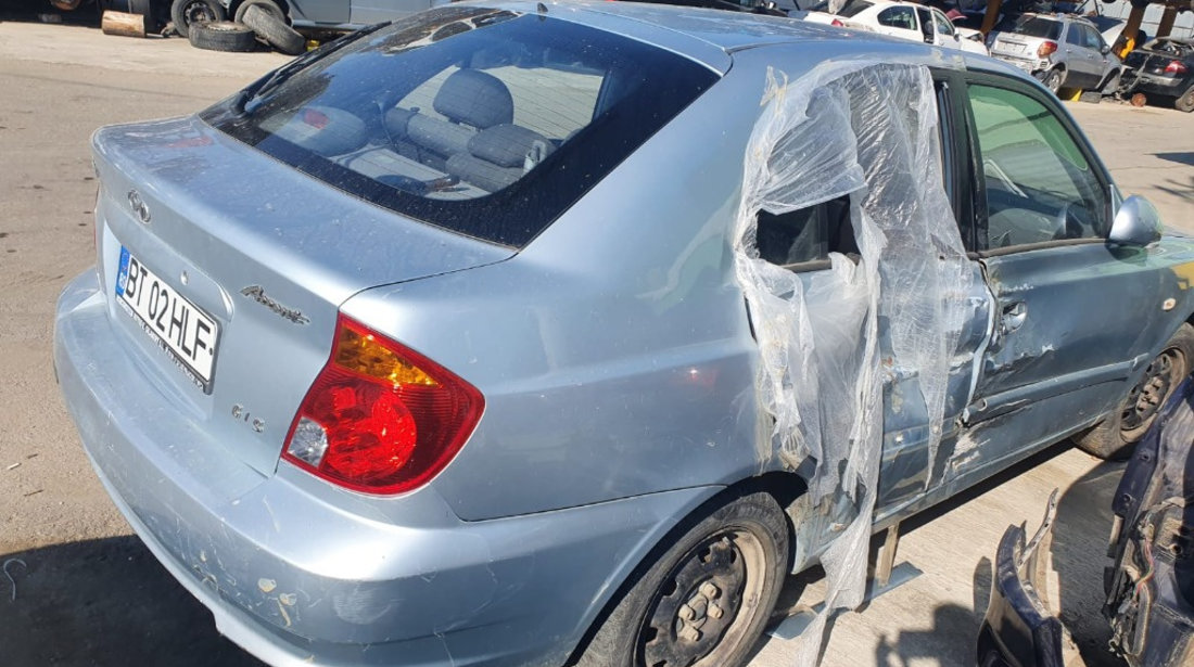 Macara geam dreapta spate Hyundai Accent 2004 berlina 1.3 benzina