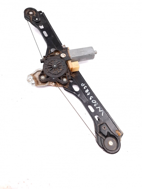 Macara Geam Dreapta Spate Mercedes-Benz C-Class (W203) 2000-2007 Electrica A2037300246, A 203 730 02 46, 2037300246, 2038203042, 203 820 30 42, 104047Xxx, 104 047-Xxx Brose
