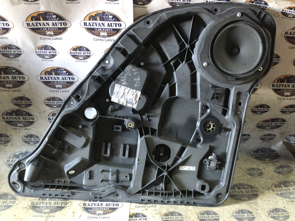 Macara geam dreapta spate Mercedes ML 2012, A1667300279