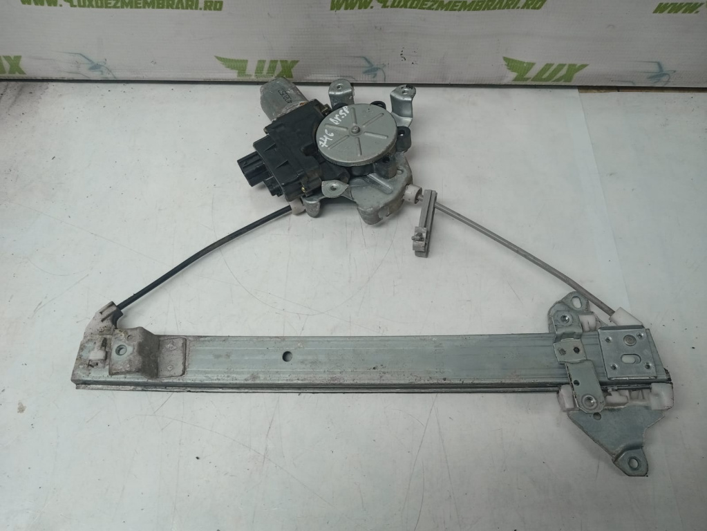 Macara geam dreapta spate Mitsubishi Outlander [2001 - 2008] 2.0 benzina 4G63